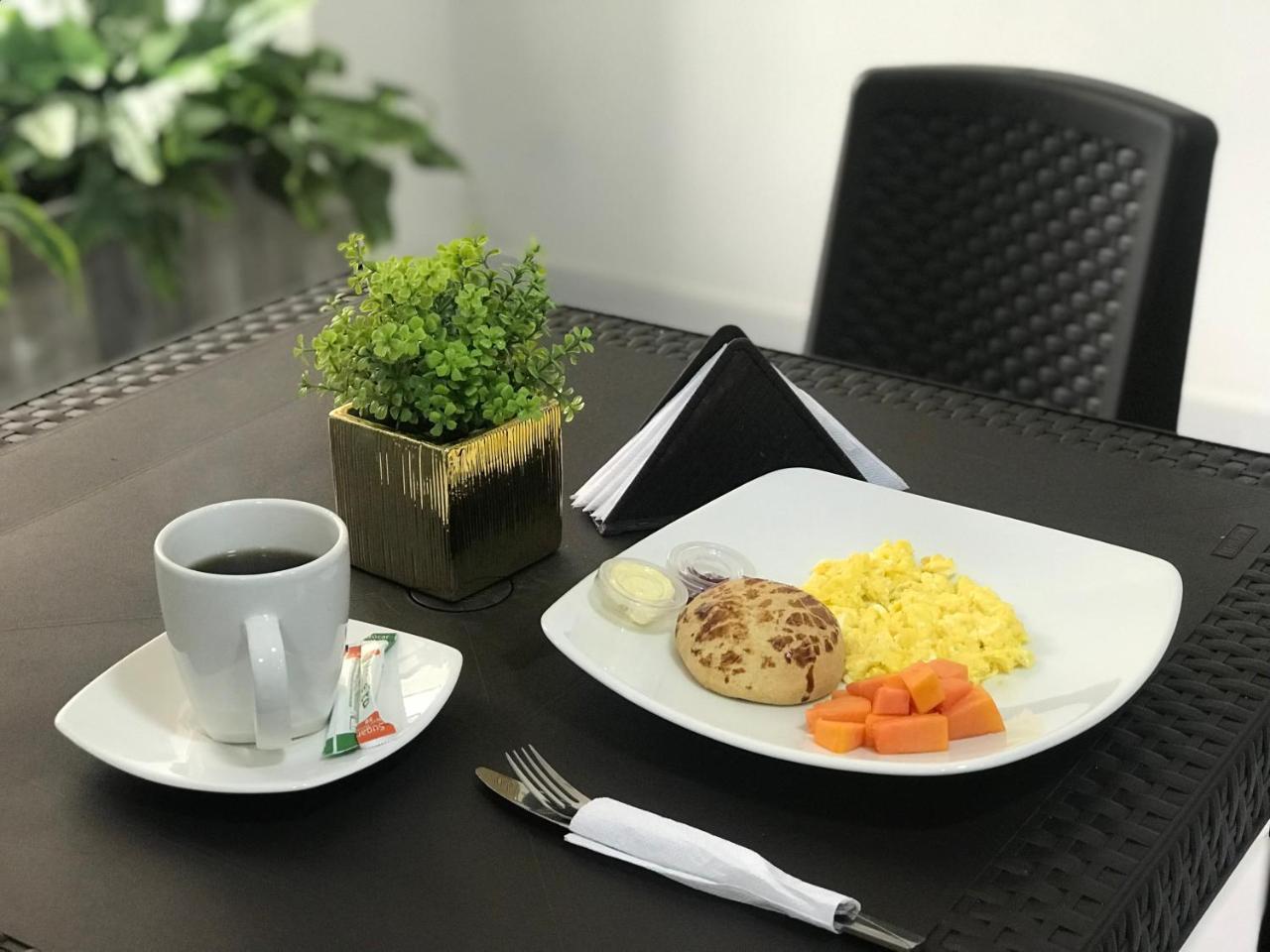 Hotel Reina Isabella Ипьялес Экстерьер фото